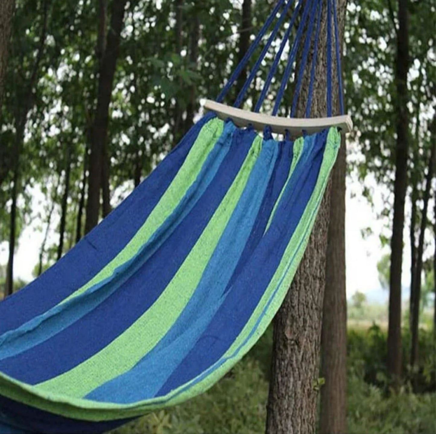 Bahama viseca lezaljka,ljuljaska za dvoriste sa letvicama...