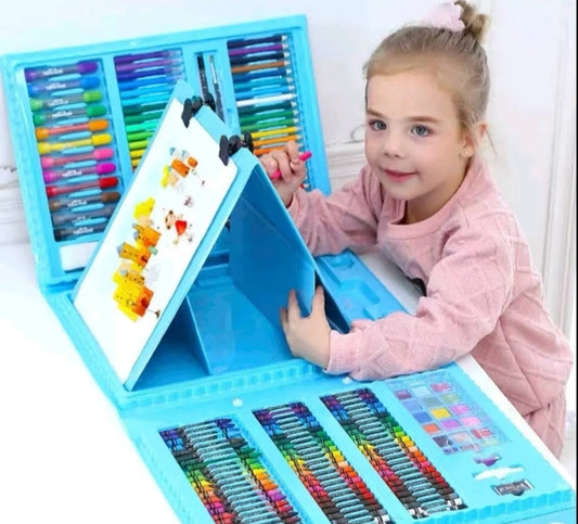 Set pribor za crtanje i skolu od 208 delova...