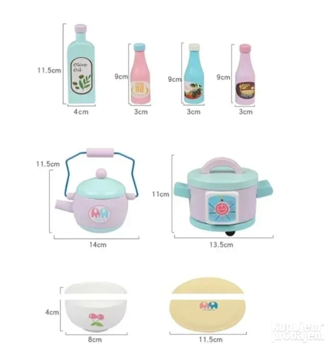 Decija kuhinja - velika drvena sa hladnjakom...